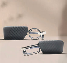 Load image into Gallery viewer, Ultra Light Titanium Foldable Reading Glasses • Retro Style