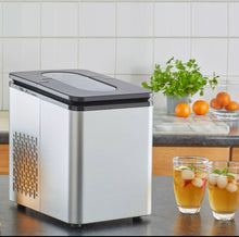 Load image into Gallery viewer, 1.8litre Ice Cube Maker Machine Compact Portable Countertop