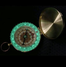 Load image into Gallery viewer, Vintage Brass Noctilucent Pocket Compass Retro Style