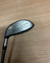 Load image into Gallery viewer, TaylorMade 300 Series 3 Wood / 15 Degree / Regular Flex TaylorMade Lite S-90• Golf Club