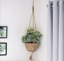 Load image into Gallery viewer, Set of 2 Hanging Seagrass Planters Baskets