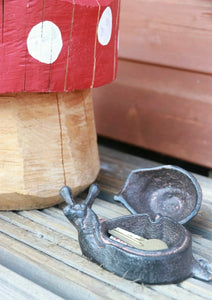 Cast Iron Snail Key Storage Box Garden Hider