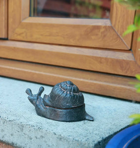 Cast Iron Snail Key Storage Box Garden Hider