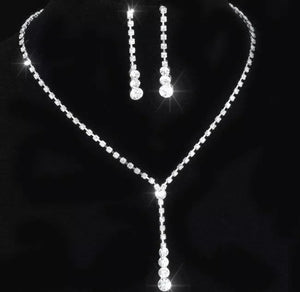 New Silver Crystal Rhinestones Sparkling Necklace And Earring Set • New valu2u • Free Delivery