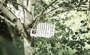 Wooden Hanging Garden Bench Bird Feeder Station White Seat • NEW valu2U • FREE DELIVERY