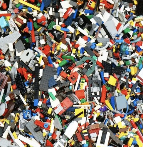 LEGO 1kg Bundle 700 mixed Bricks Parts Pieces & 2 Mini Figures • Pre-Owned