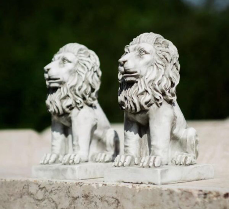 2 x Lions Garden Ornaments Stone Effect Statues